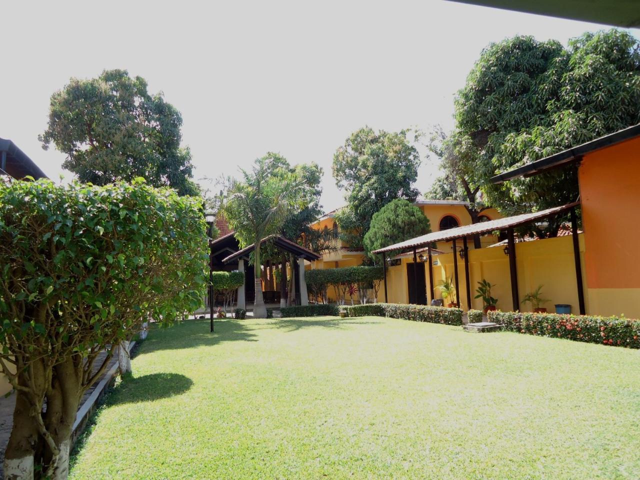 Casa Kolping Hotel ทักซ์ทลา กูทิเอเรซ ภายนอก รูปภาพ